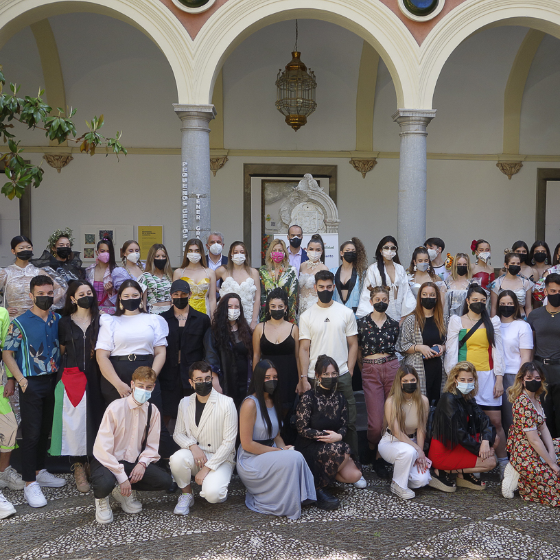 ©Ayto.Granada:  EL AYUNTAMIENTO DE GRANADA PROMUEVE UN DESFILE DE ROPA RECICLADA PARA CELEBRAR EL DA INTERNACIONAL DEL RECICLAJE 

